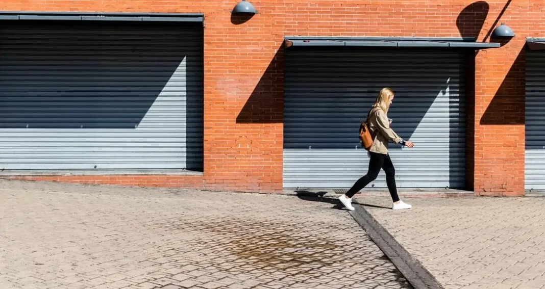 Top Business Benefits of Upgraded Commercial Garage Doors