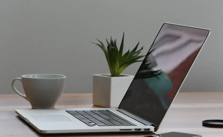 A Complete Guide to Choosing Reliable Refurbished Laptops