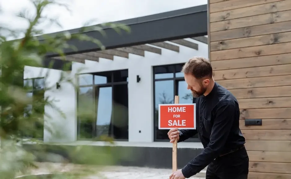 Understanding the Economic Benefits of Selling Your Home Fast