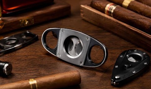 How to Choose the Right Cigar Cutter for a Clean and Enjoyable Smoke