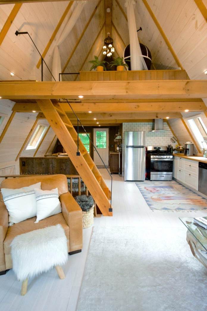 Designing a Modern Loft: Essential Tips and Trends